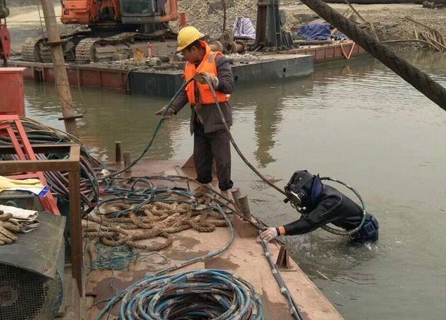 巴南潜水封堵打捞